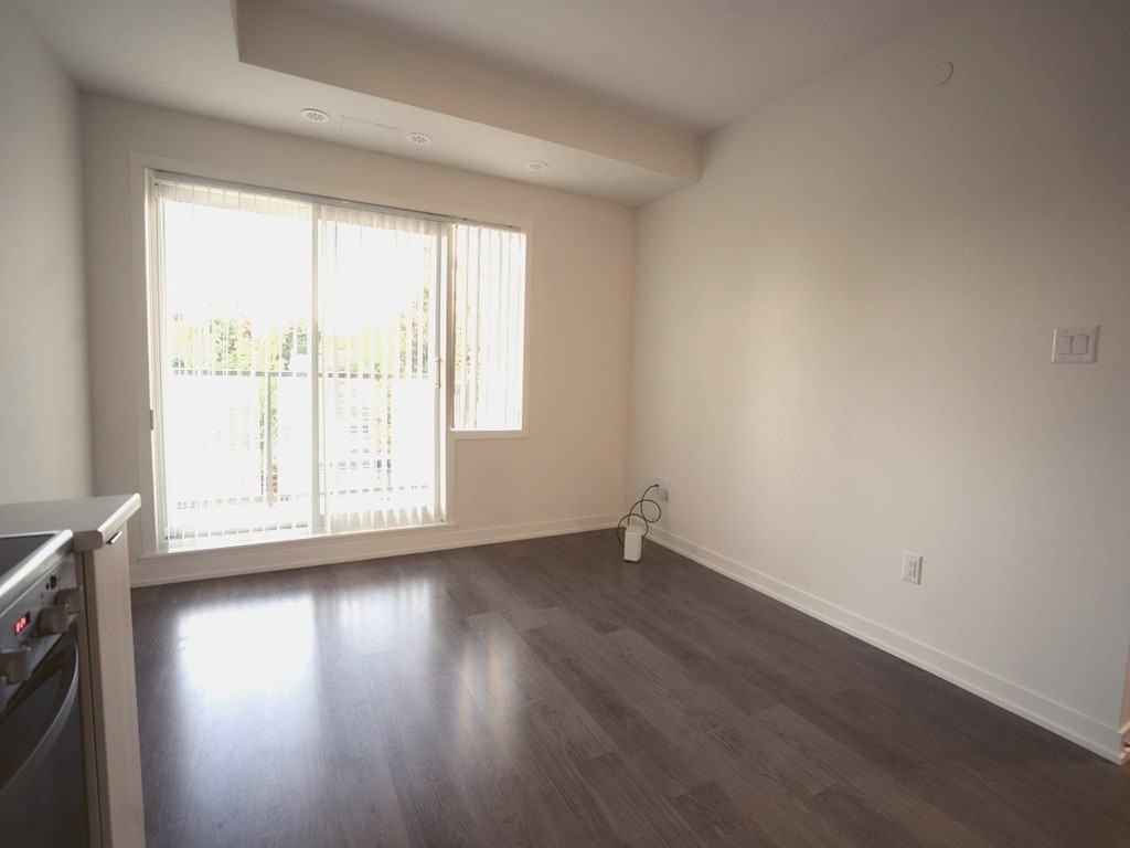 20 Orchid Place Drive #204 - Photo 5 of 15