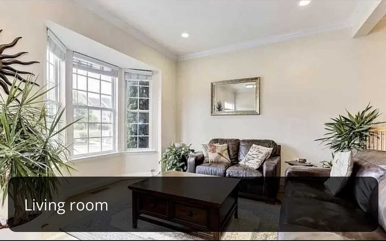 826 Linfield Ter Ne - Photo 3 of 18