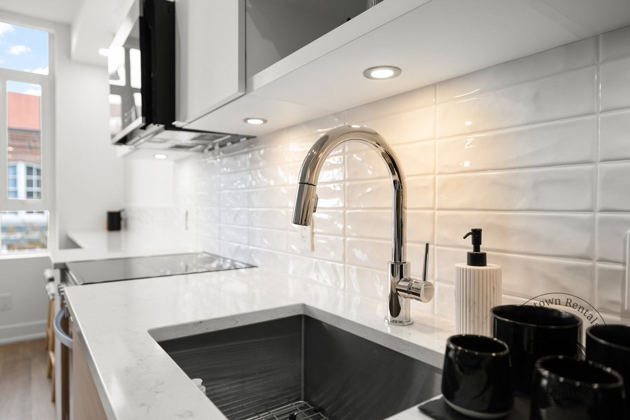 1628 Store Street - Photo 4 of 17