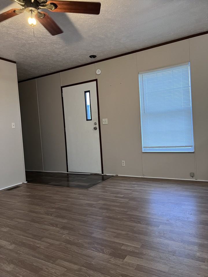 25 Village Street - Photo 3 of 10