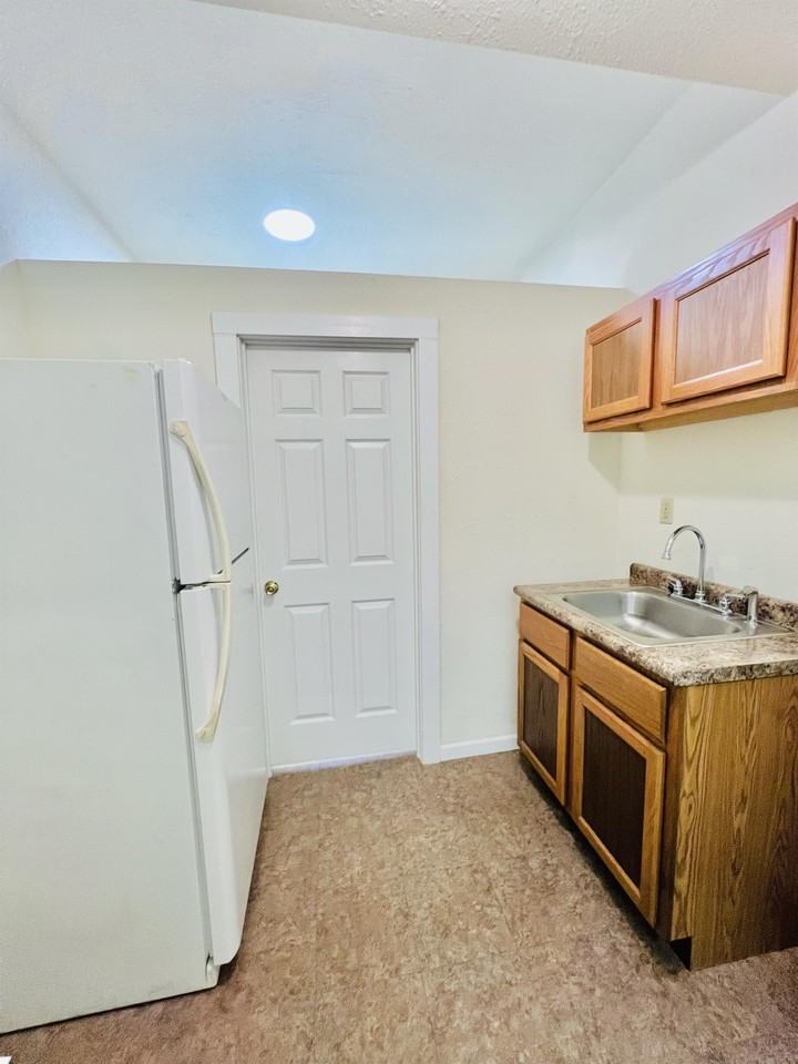 107 S Smith St #2 - Photo 6 of 8