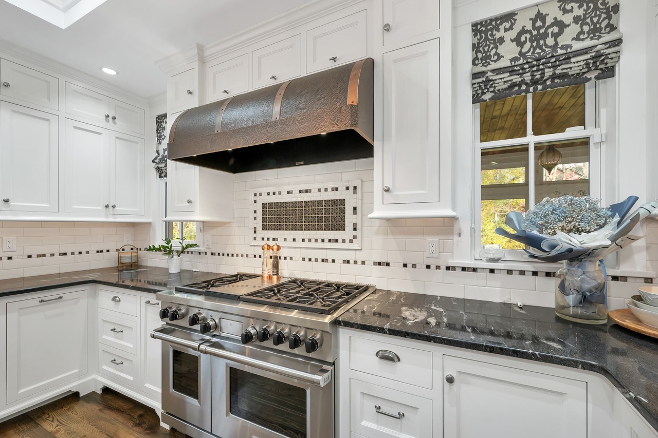 154 Main St - Photo 3 of 43