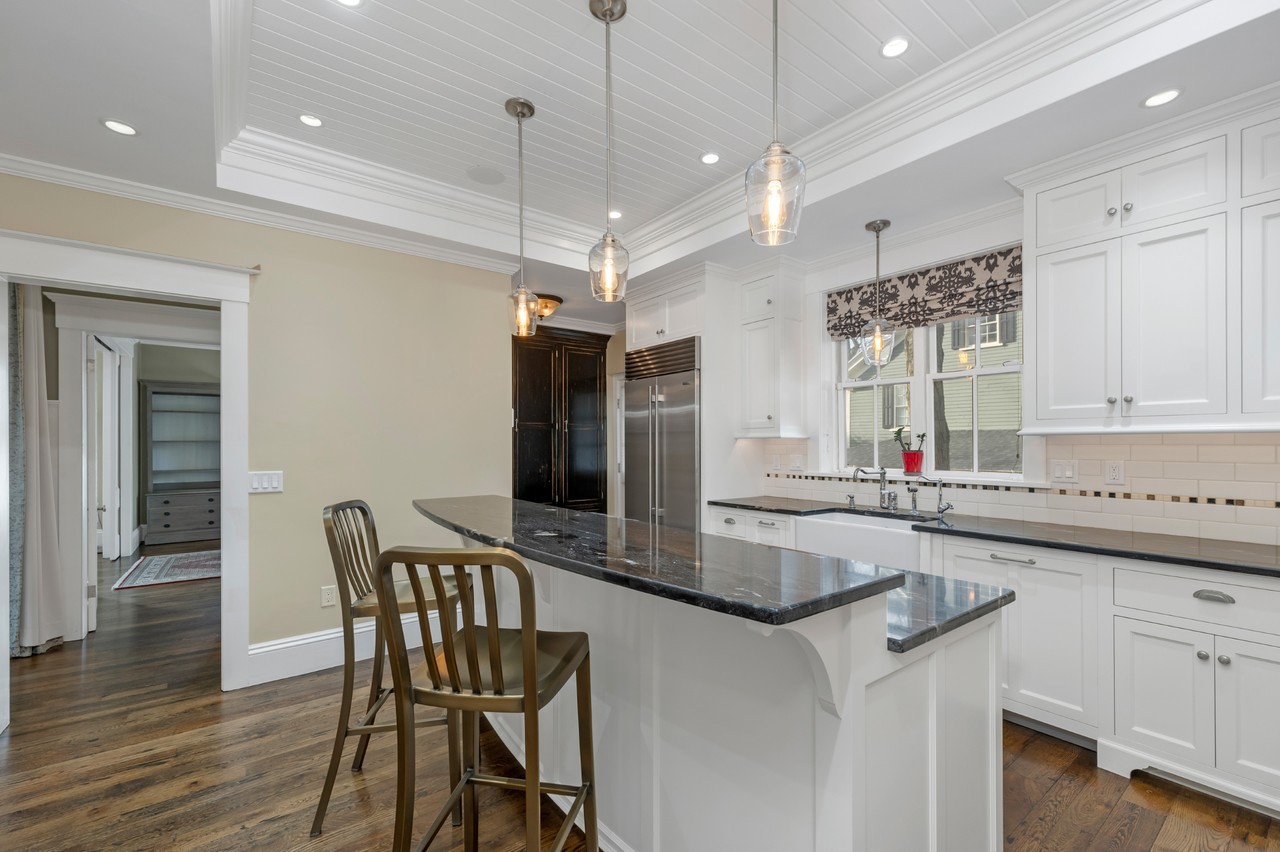 154 Main St - Photo 5 of 43