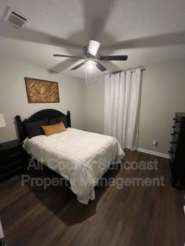 1220 Georgia Ave - Photo 3 of 8