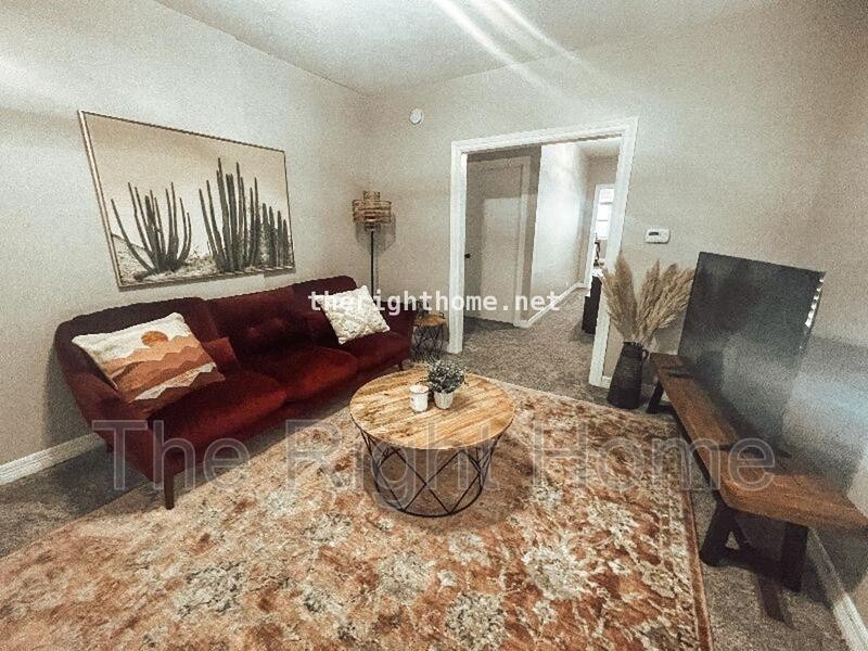 1317 S 12th St - Photo 3 of 14