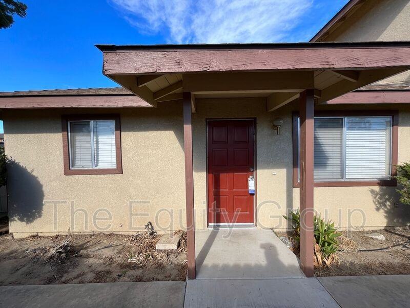 1040 Stonegate Cove Dr - Photo 2 of 24