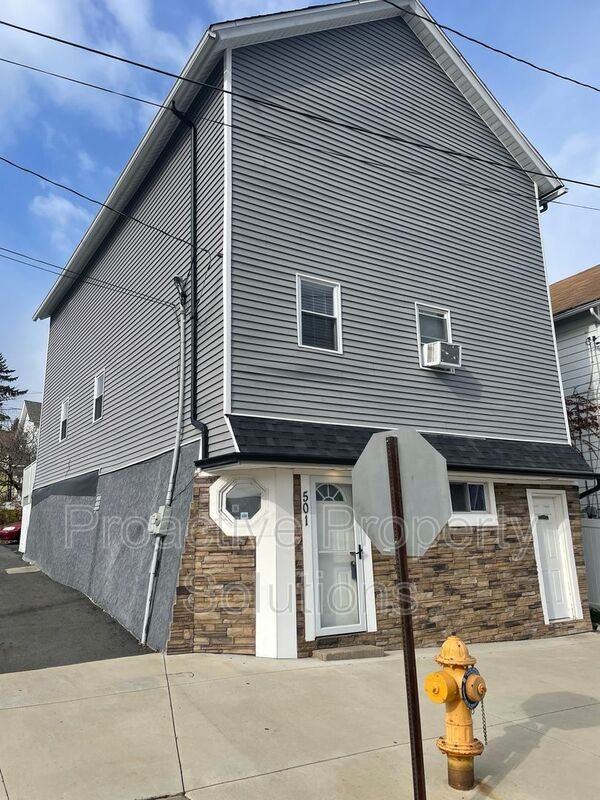 501 N Bromley Ave, Scranton, PA 18504 Studio Apartment for 895/month