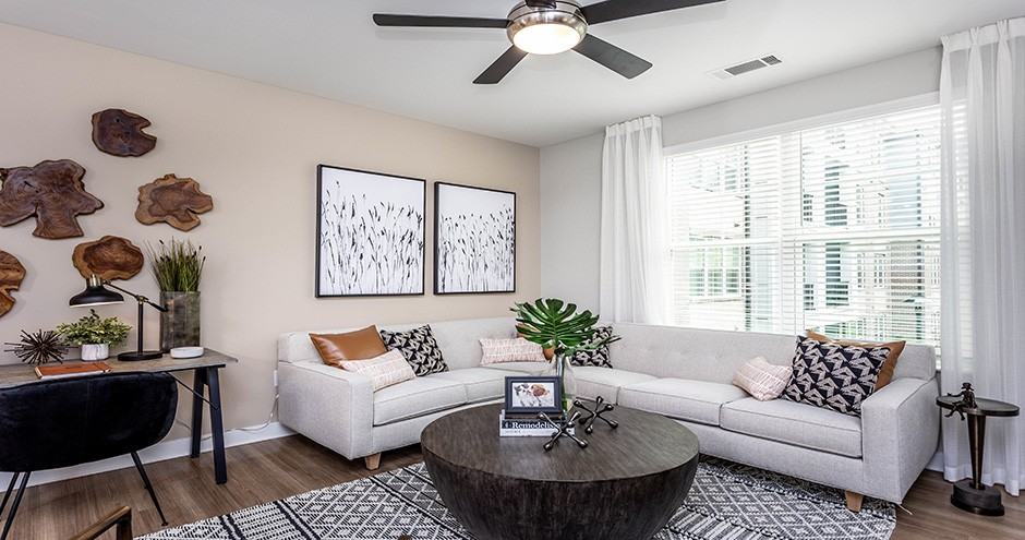 Aviation Crossing Apartments - Photo 7 of 50