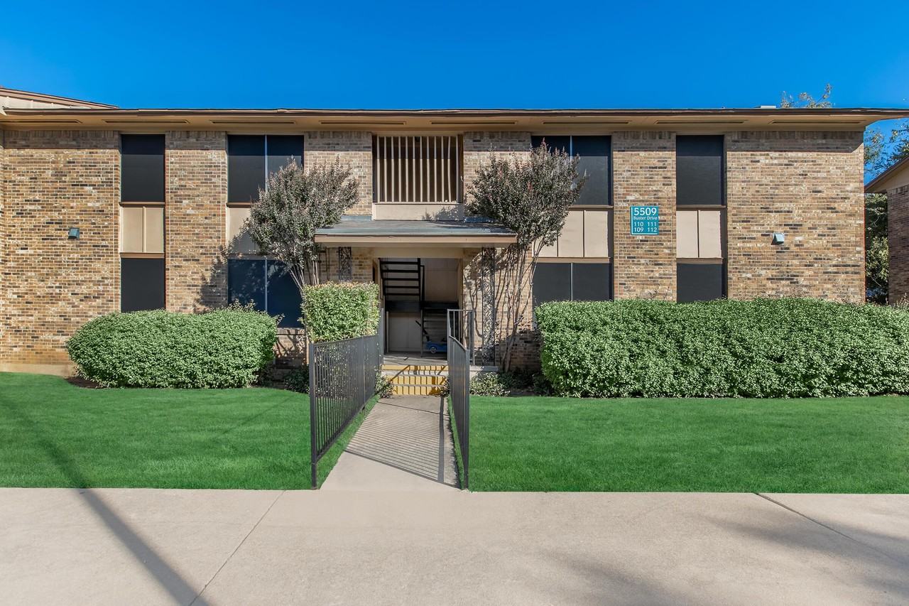 Heritage Apartments - Photo 3 of 40