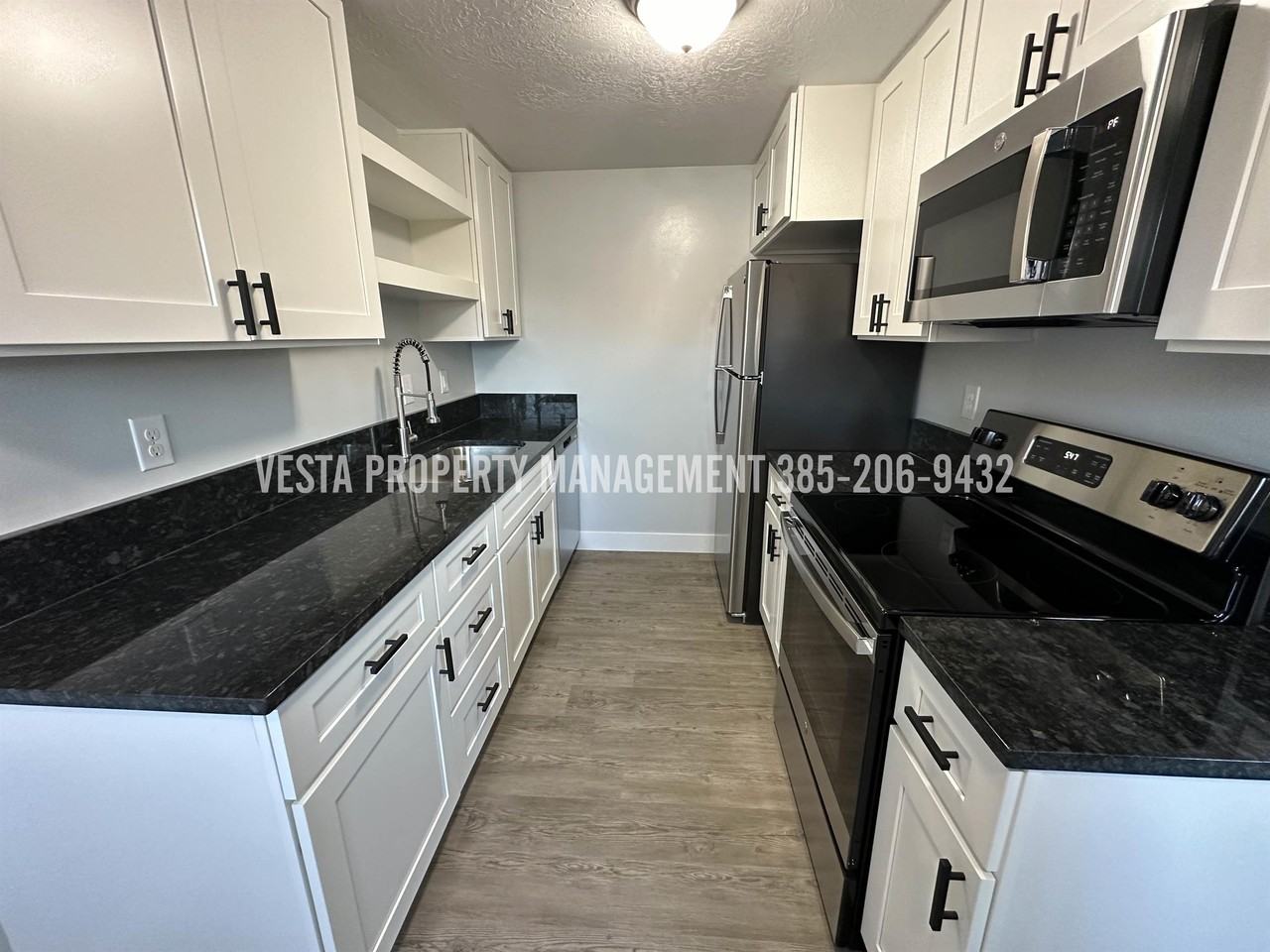 1443 W 1650 N #3 - Photo 4 of 11