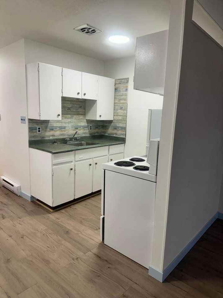 1244 Balmoral Rd 11, Victoria, BC V8T 1B3 1 Bedroom Apartment for