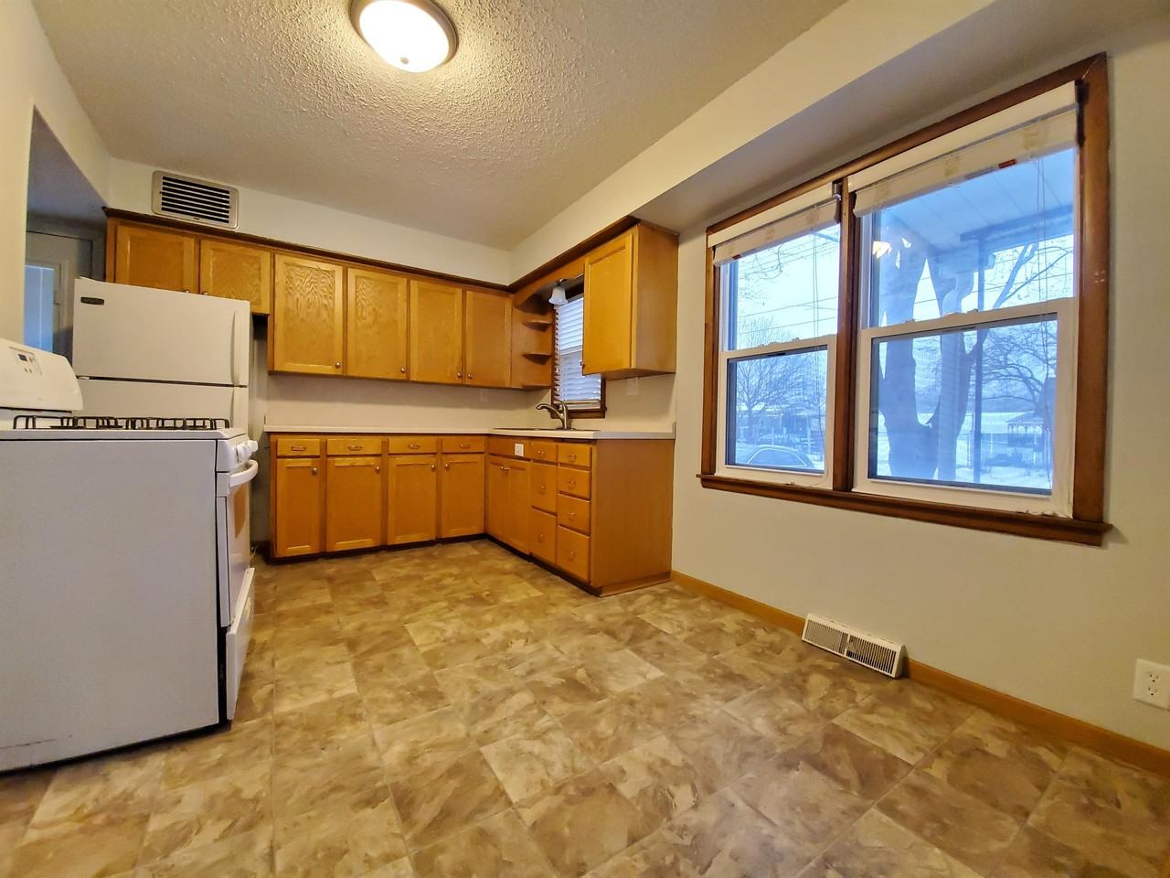 1829 1st St Sw #1 - Photo 5 of 16