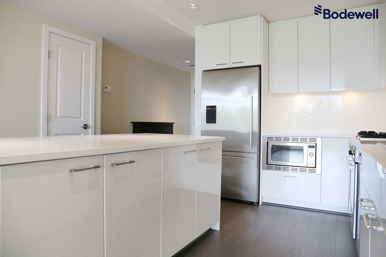 6383 Cambie St - Photo 3 of 21