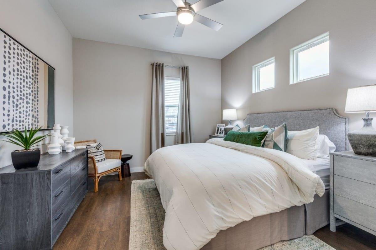 1000 E Harmon Rd - Photo 3 of 14