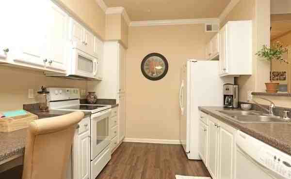 2929 Floyd Ave - Photo 6 of 9