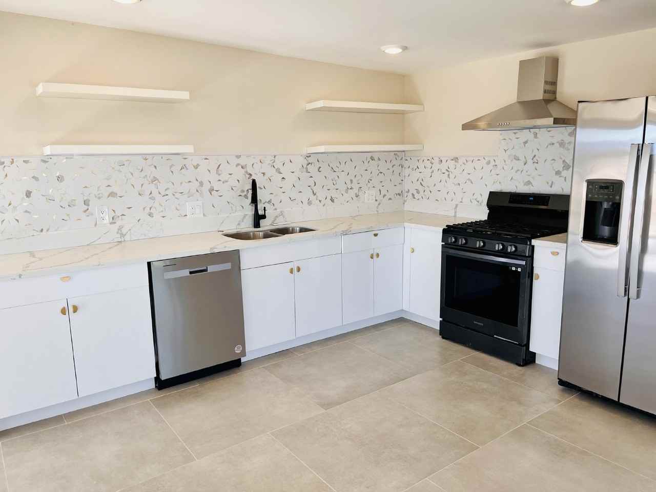 64910 Winter Rd - Photo 3 of 28