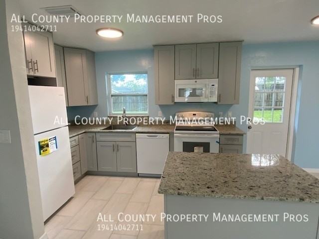 2746 Melgert Pl - Photo 2 of 11