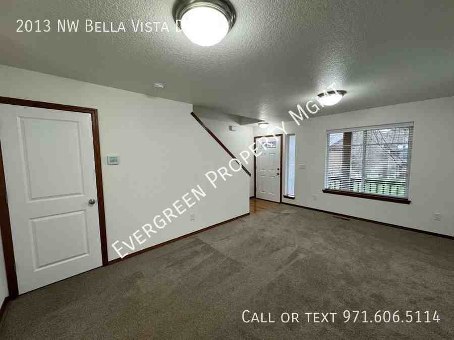 2013 Nw Bella Vista Dr - Photo 3 of 15