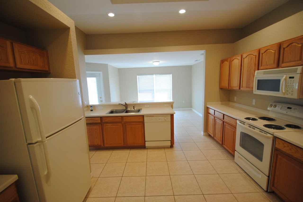 202 Clovis Pass - Photo 3 of 6