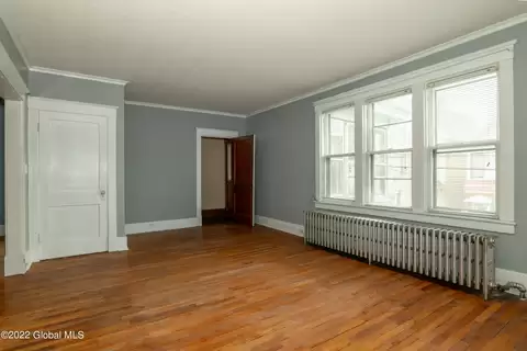 42 Vrooman Ave #2ndFL - Photo 3 of 7