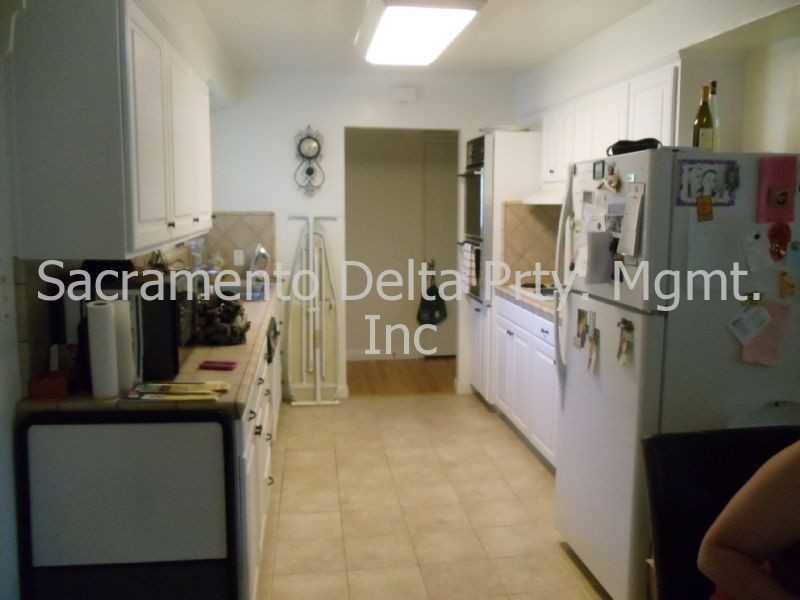 622 Darling Way - Photo 2 of 10