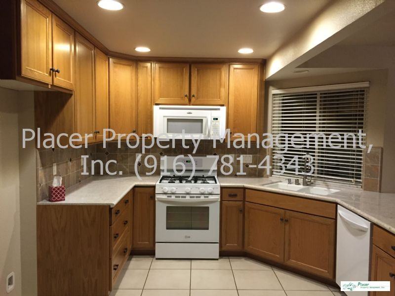 8144 Lobata St - Photo 3 of 10