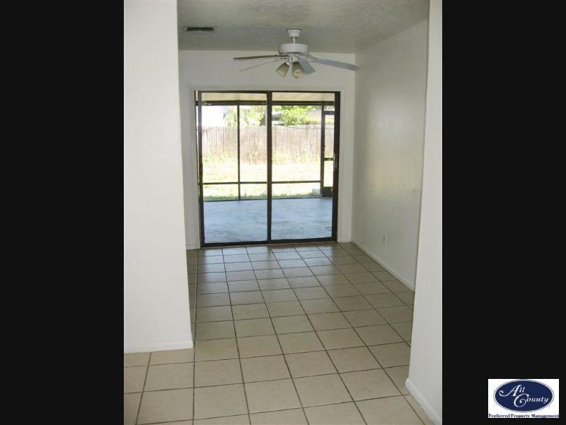 1006 Montclair Rd - Photo 3 of 9