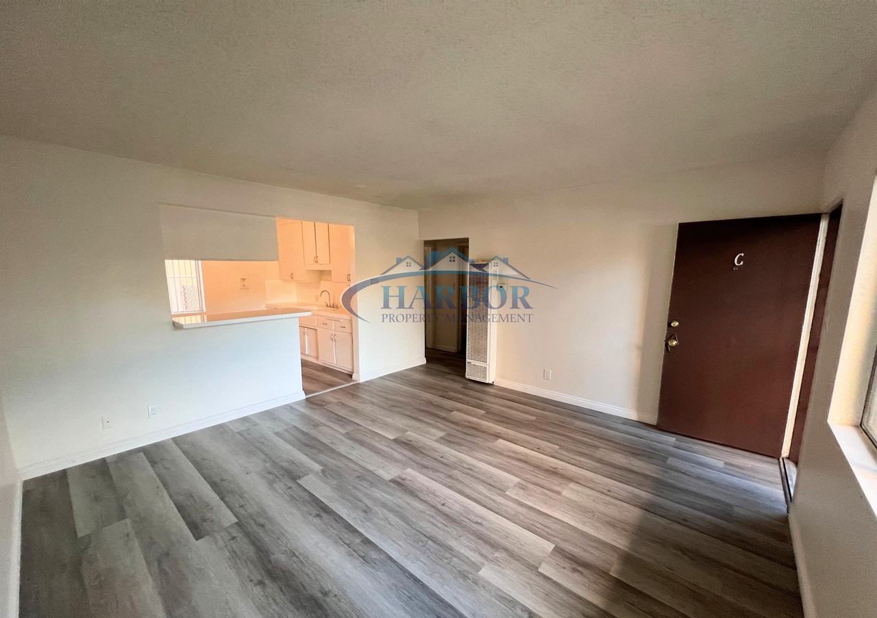 12302 S. Inglewood Avenue - Photo 2 of 9