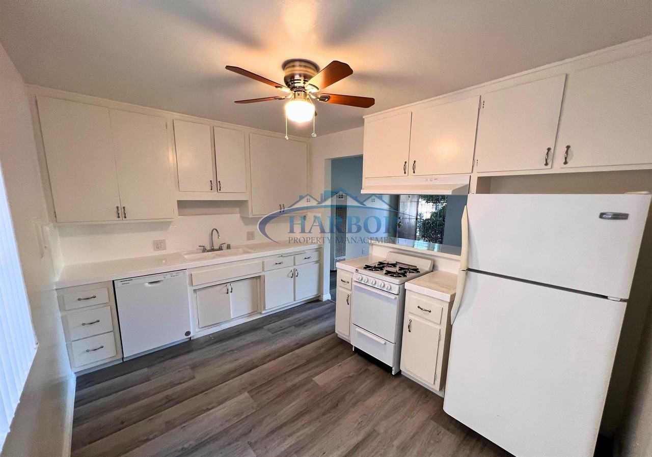 12302 S. Inglewood Avenue - Photo 3 of 9