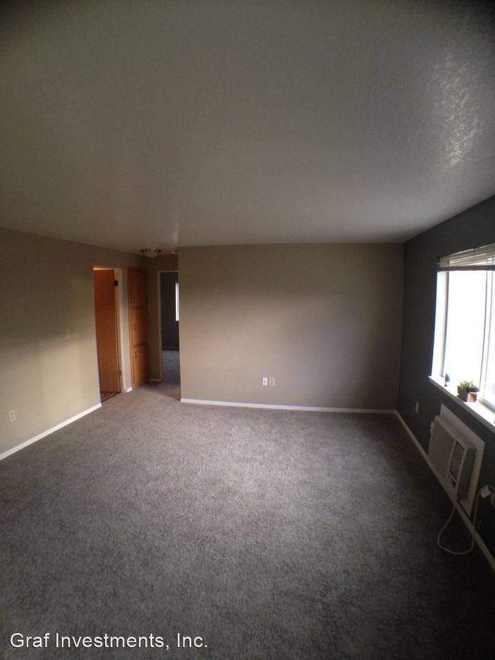 325 Canyon Dr. - Photo 2 of 10