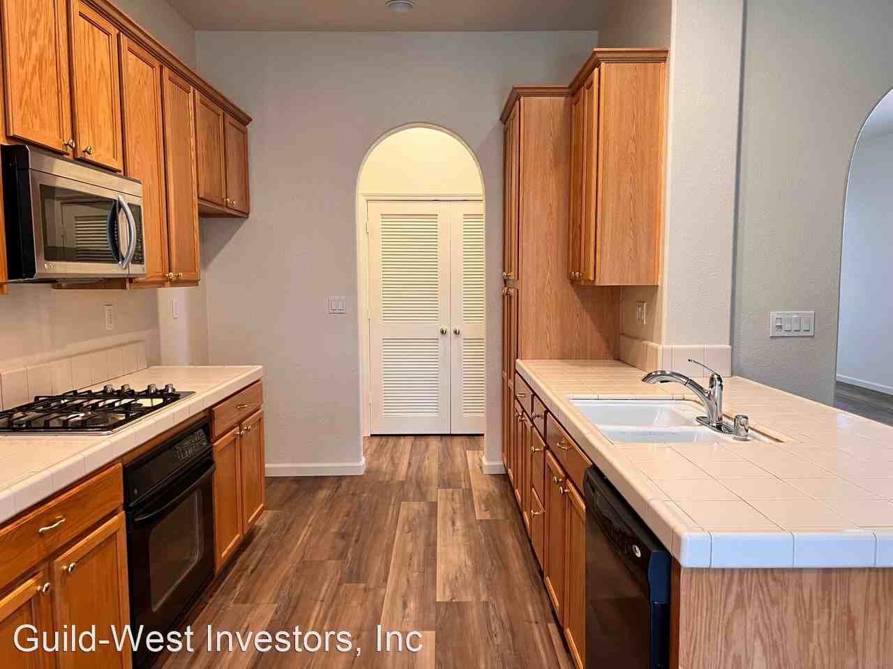 1841 Sunstone Drive - Photo 2 of 13