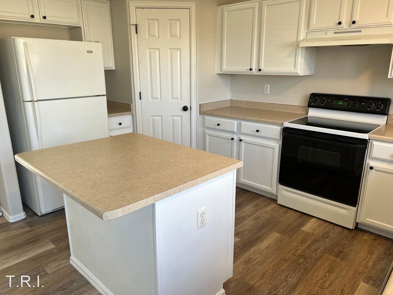 632 Kim Dr - Photo 2 of 23