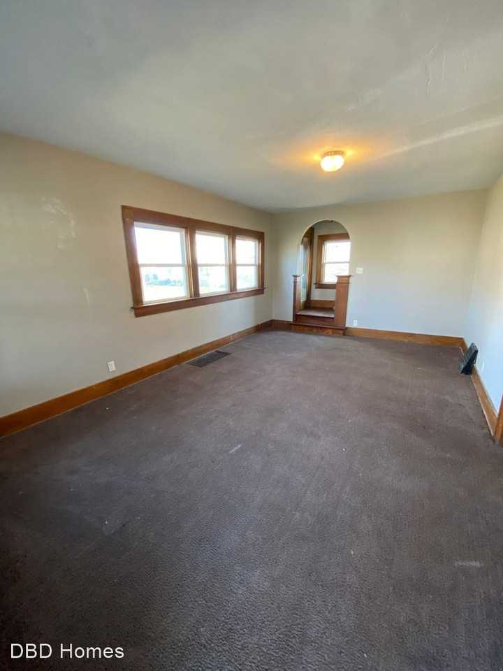 4203 S Calhoun St - Photo 2 of 8