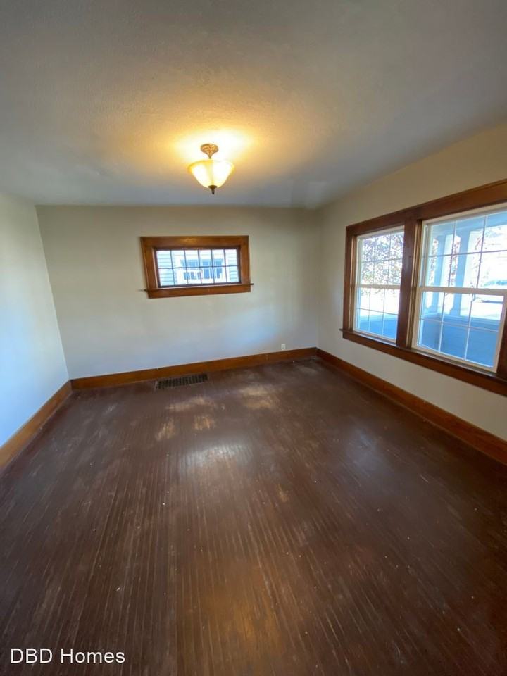 4203 S Calhoun St - Photo 3 of 8