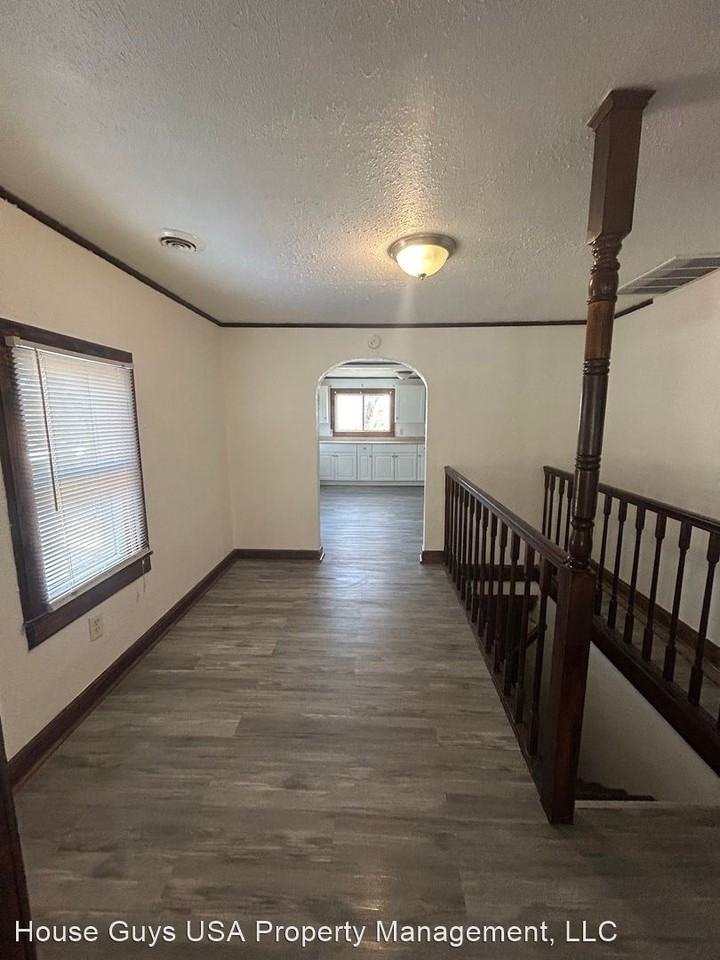 3717 Monroe Ave - Photo 2 of 11