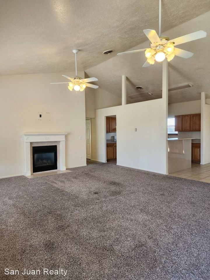 6925 Alyssa Ct - Photo 2 of 8