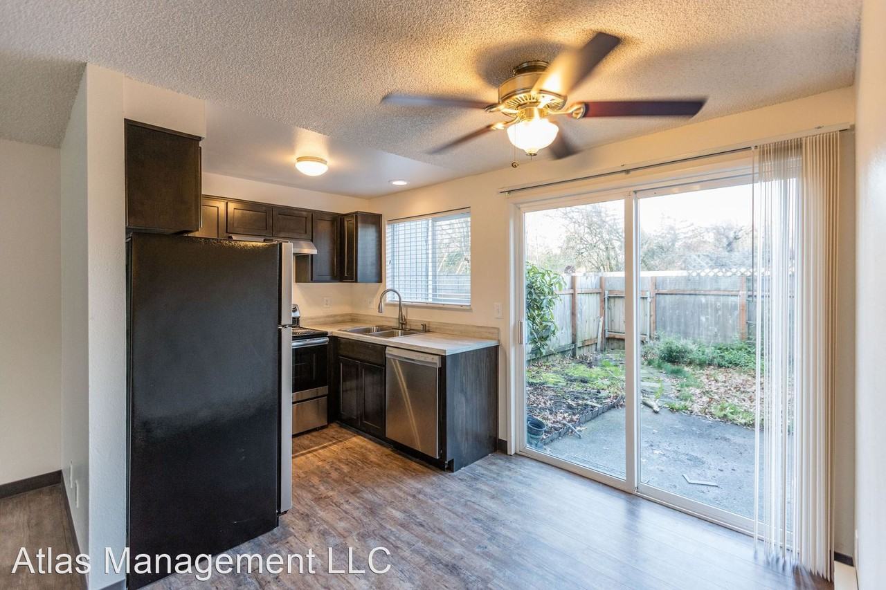 Larch Canyon Townhomes - Photo 3 of 10