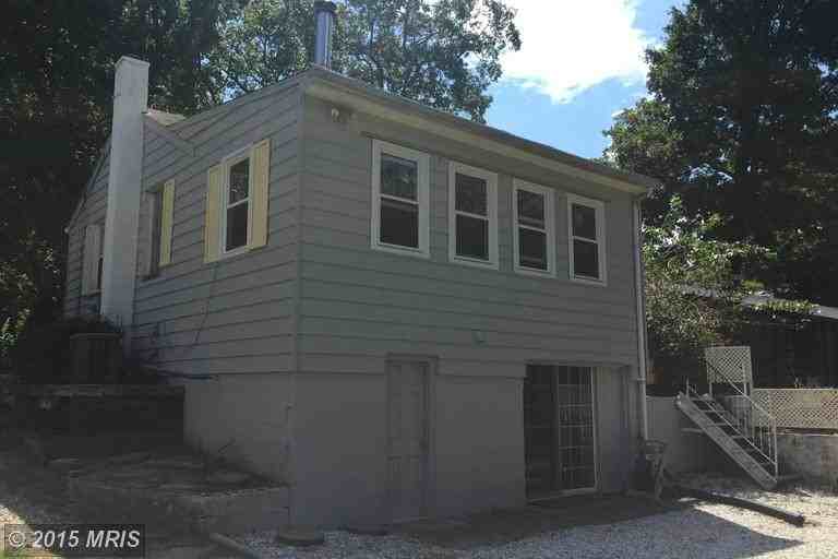 1500 Park Ln - Photo 2 of 5