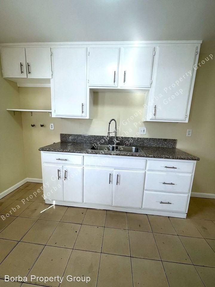 1525-1527 E. Eleanor St. - Photo 3 of 13