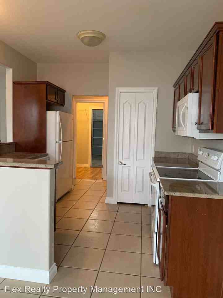 2834 Floex Dr - Photo 3 of 37