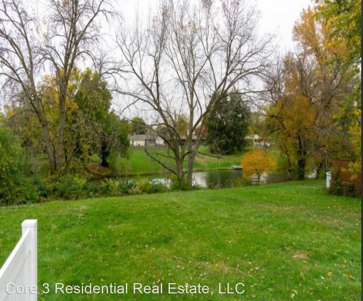 Pioneer - Photo 2 of 5