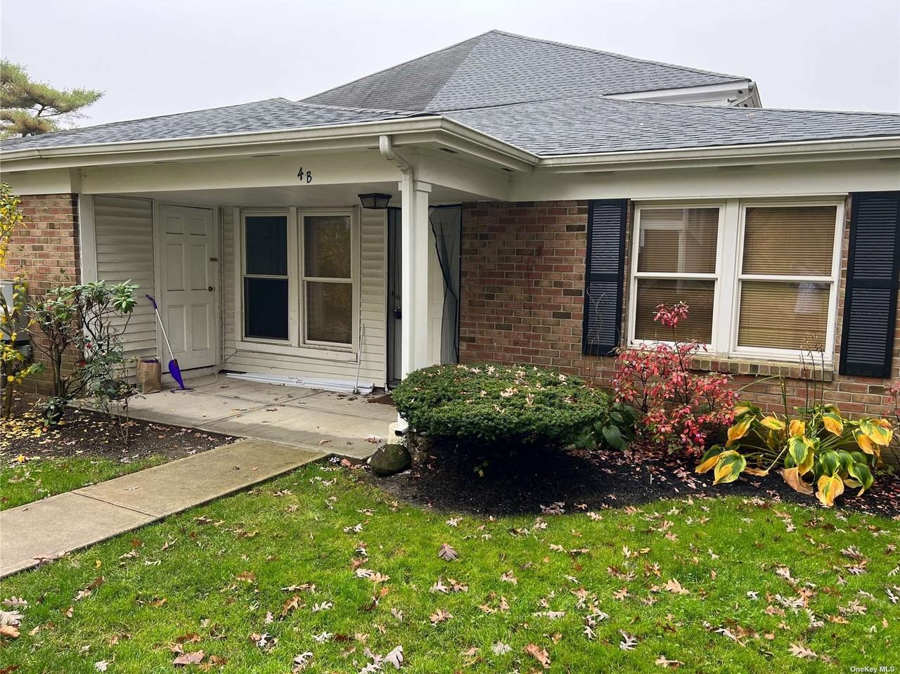 4B Saratoga Ct - Photo 2 of 19