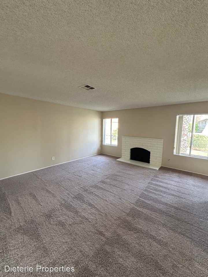 Villa Zapata Apartments - Photo 3 of 9