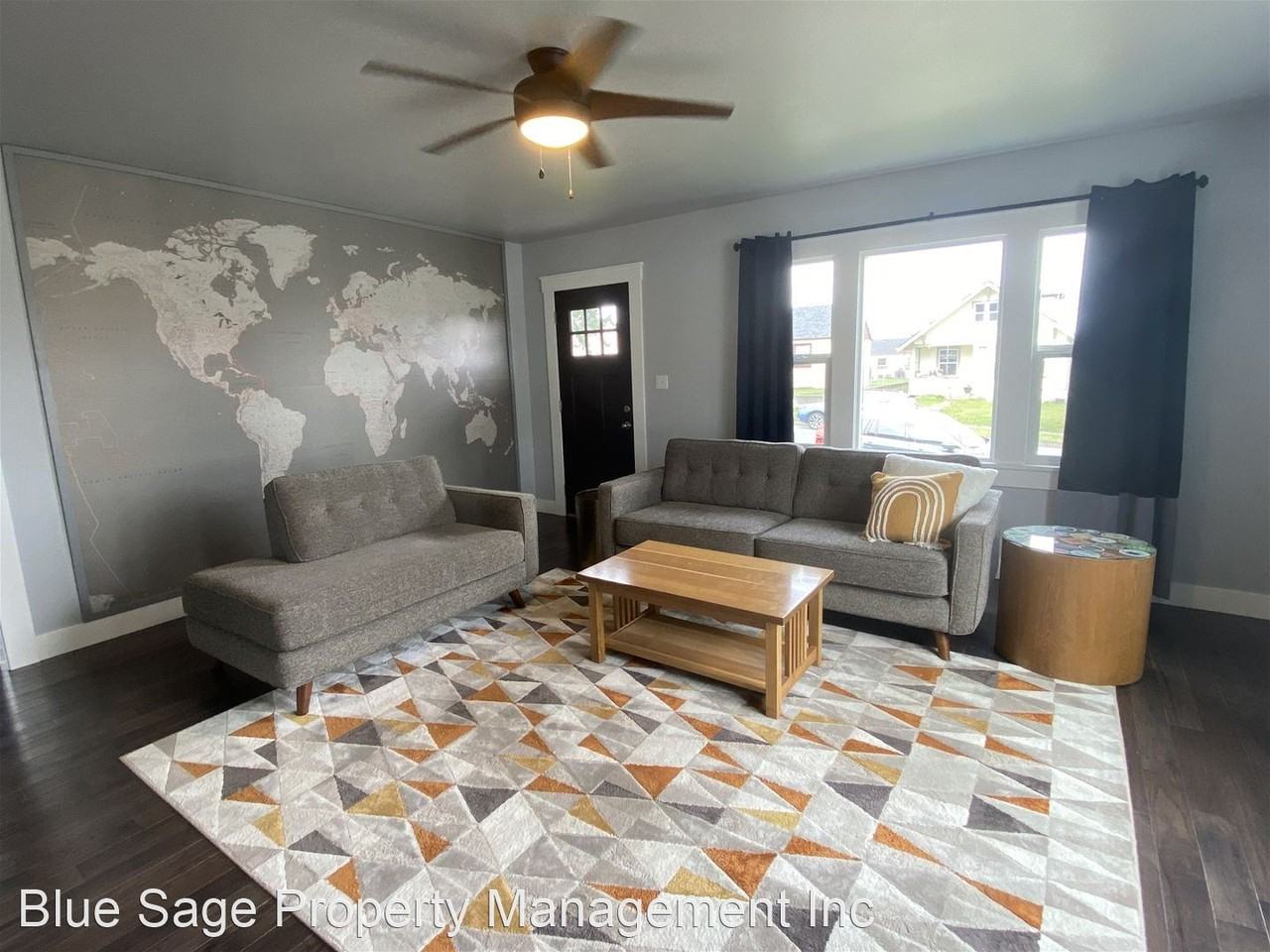 1108 W 8th St - Photo 3 of 17