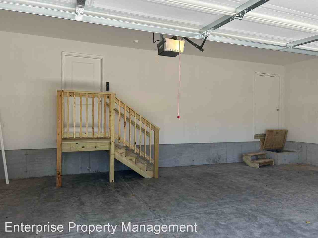 1106 Cowan St - Photo 2 of 15