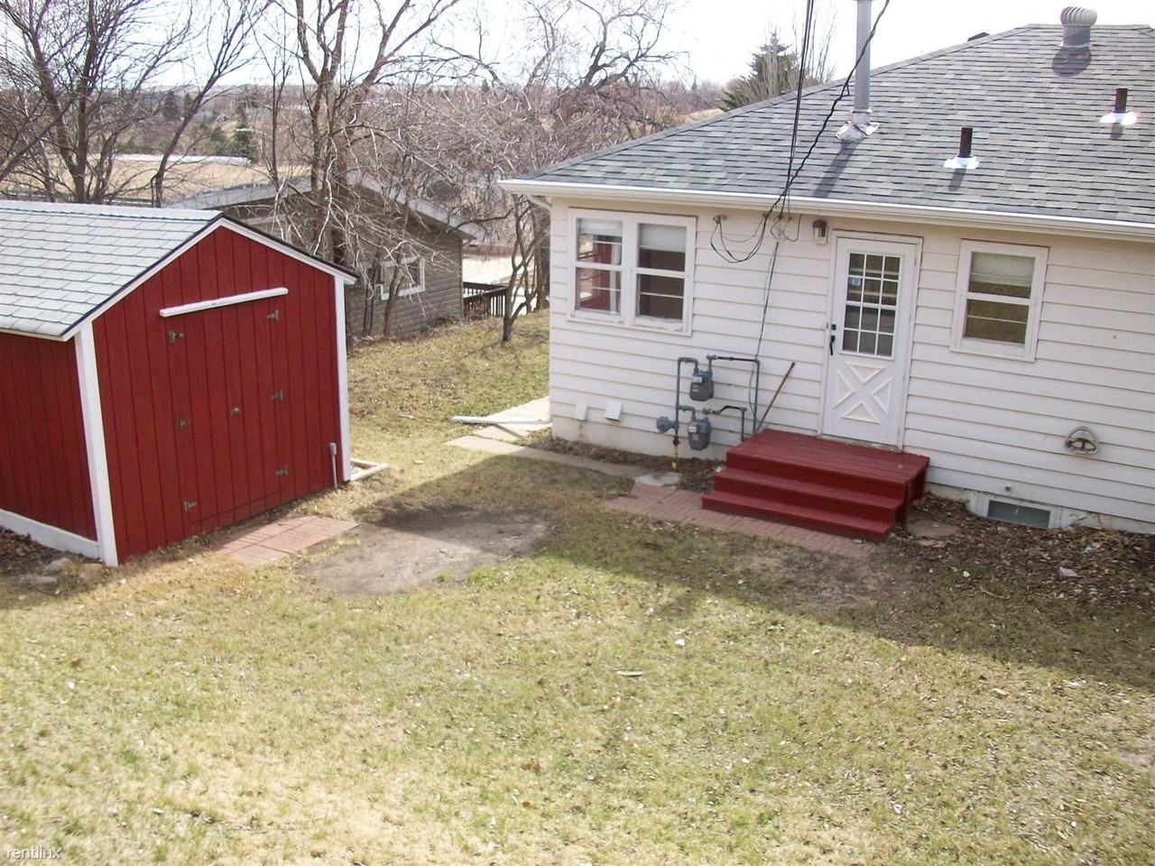 1308 Sunset Dr - Photo 3 of 5