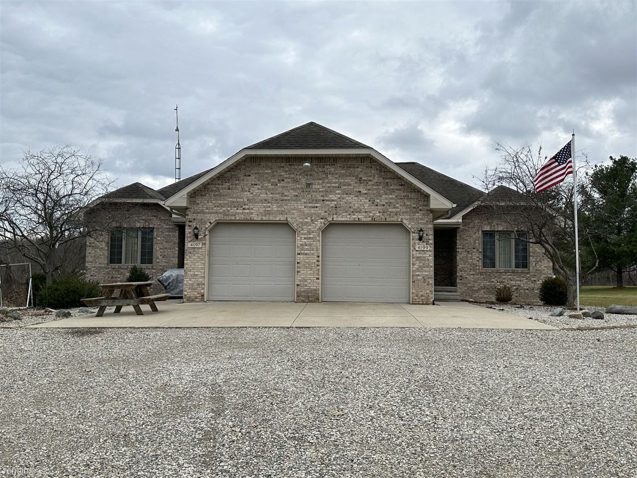 4199 Brogan Rd - Photo 2 of 17