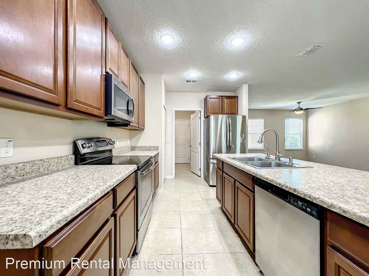 7532 Park Hill Ave - Photo 2 of 10