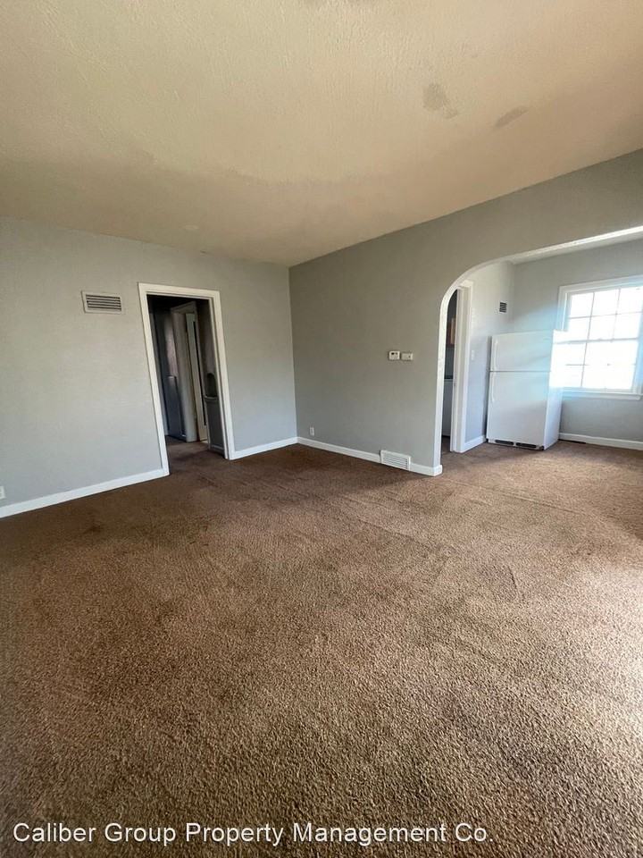 1308 W 4th Street - Photo 2 of 7