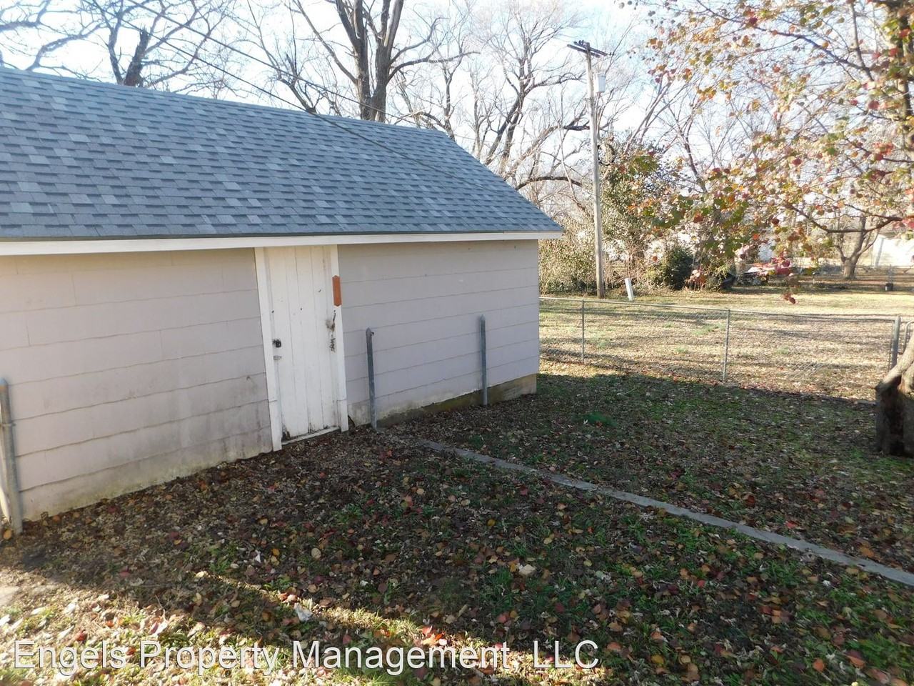 317 S 3rd St - Photo 3 of 20